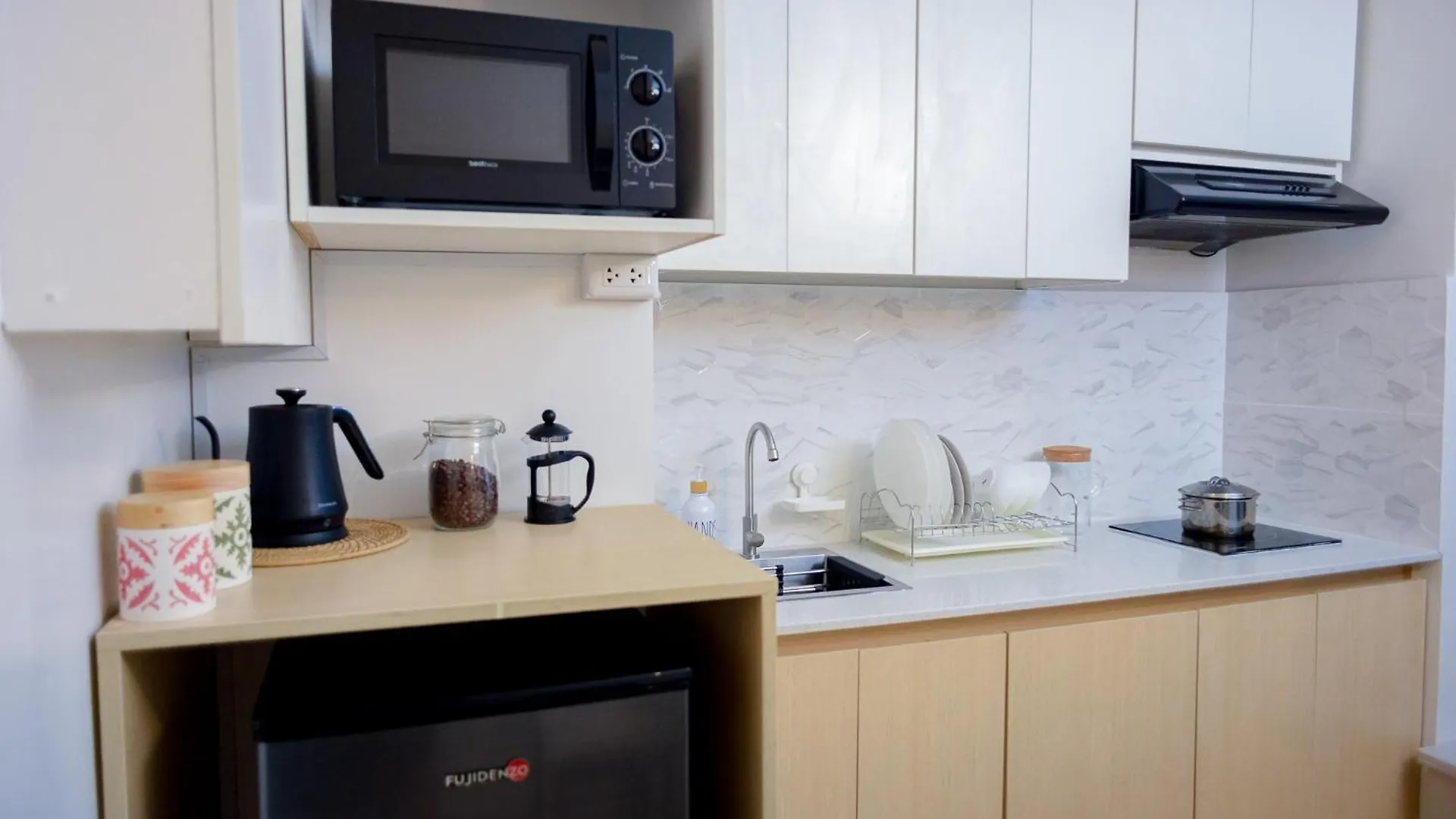 아파트호텔 Bunk And Brew- Condo In The Heart Of The City Davao City