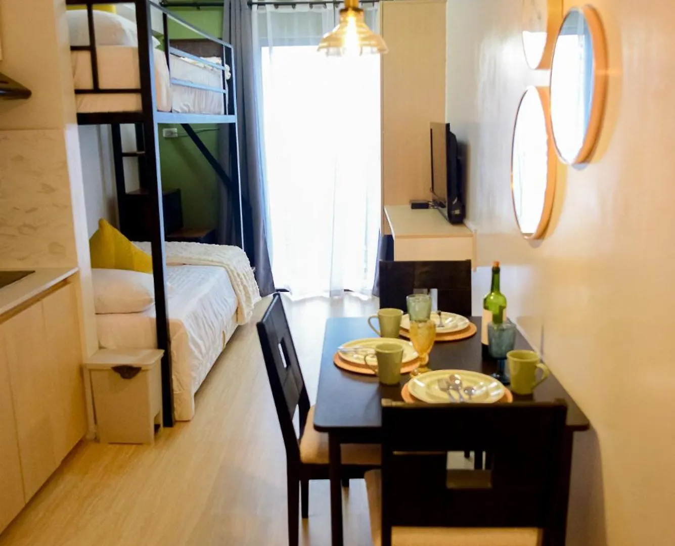아파트호텔 Bunk And Brew- Condo In The Heart Of The City Davao City