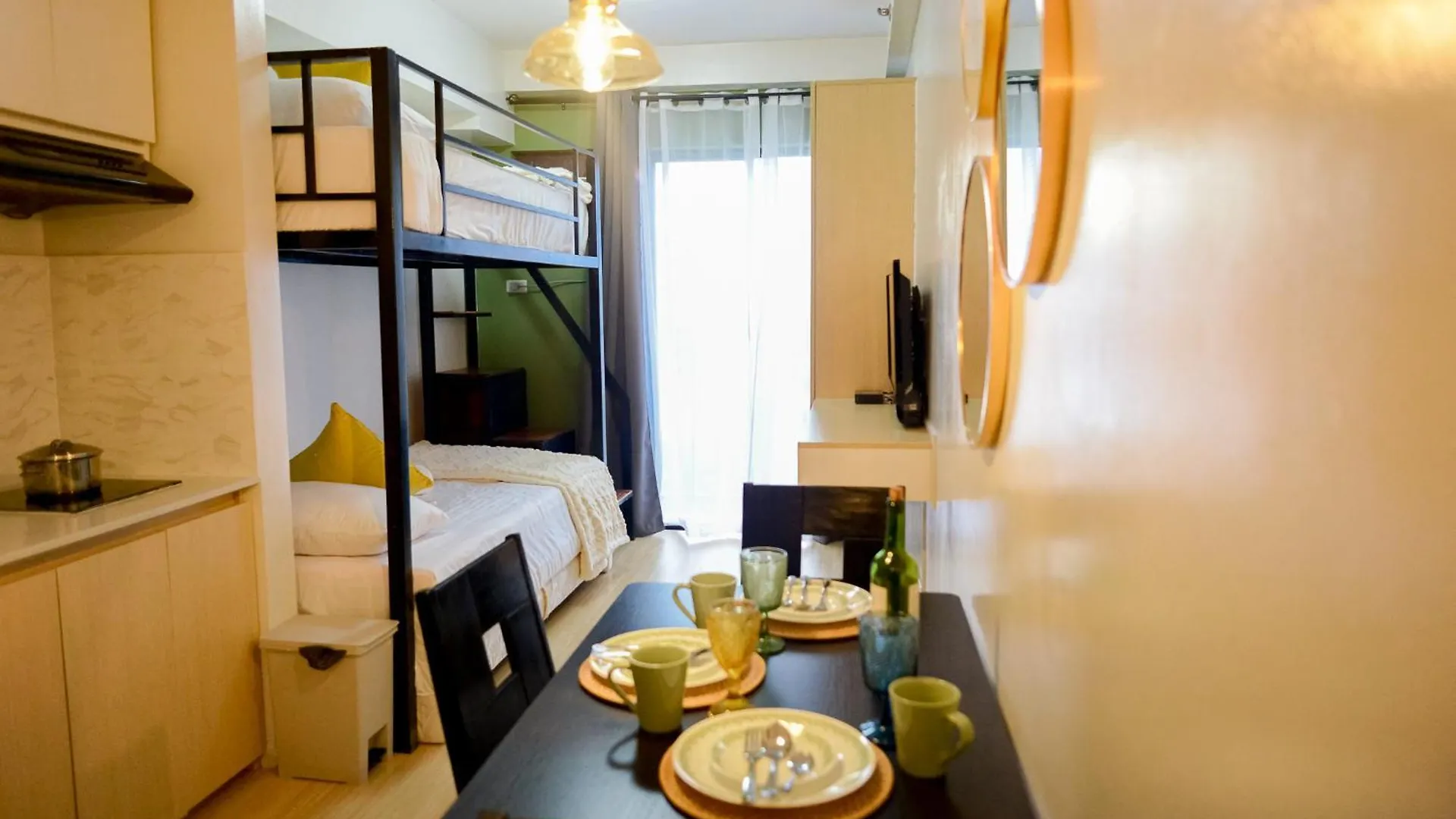 아파트호텔 Bunk And Brew- Condo In The Heart Of The City Davao City
